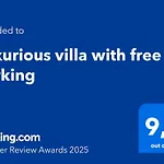 Luxurious Villa With Free Parking
