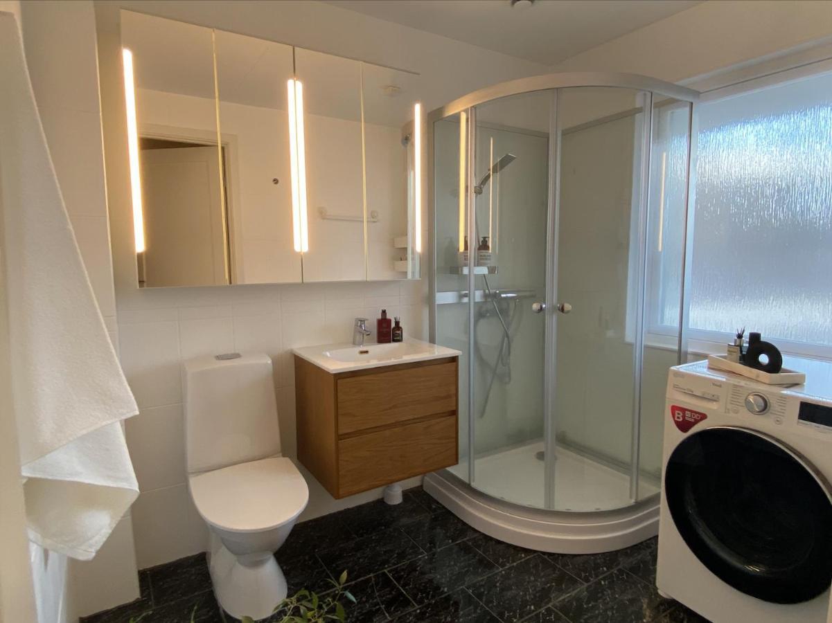 Luxurious With Free Parking Leilighet